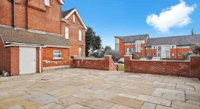 Great Maidstone Flat with Parking - Sleeps 3 - Image 5