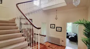 Luxury 5-bed Villa - Winfields House - Image 4