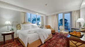 Apricot Hotel - Image 2