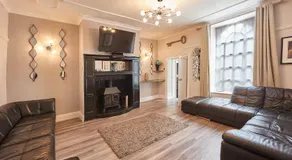 Host & Stay - Rosedale House - Image 2