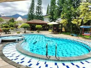 Rizen Premiere Hotel - Image 2