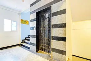 OYO Malani Inn - Image 4