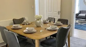 City Centre 3 BDR Townhouse by Belfast City Breaks - Image 2