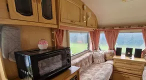 Parkhouse farm caravan - Image 2
