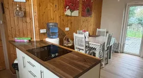 Amina Cottage - Women only - Image 3