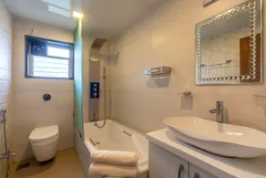 Luxurious Villa in Panchgani with Pool & Indoor Games - Image 3