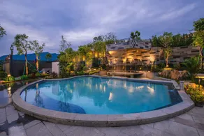 Yanzishan Hot Spring Hotel - Image 4