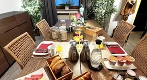 Voll ausgestattetes wunderschönes Privatzimmer mit Whirlpool | Gartenblick - Image 4