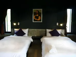 9roomz Hotel - Image 2