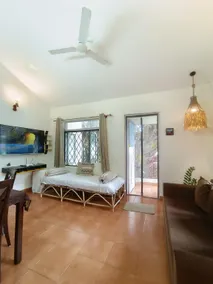 Beachside Apartment Cozy By The Sea Candolim Goa - Image 2
