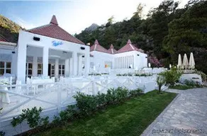 Hillside Beach Club - Image 2