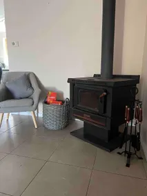 Spacious 5 bed opposite IGA & Golf Course - Image 5