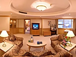 Kunming Green Land Hotel - Image 4
