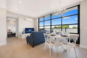 The Hamptons Apartments - St Kilda - Image 2