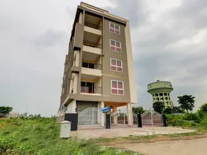 OYO Home 47702 Designer Stay New Town - Image 5