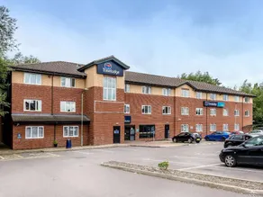 Travelodge Crewe - Image 2