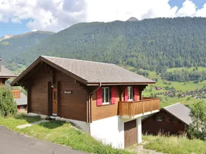 Chalet på ett soligt läge med fantastisk utsikt över bergen - Image 2
