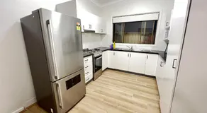 Queen Room with Air Conditioning, Train Station - LD4 - Image 3