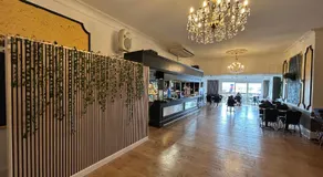 The Royal Oak Hotel - Image 2