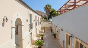 Boutique Hotel Molo Santa Lucia - Image 5