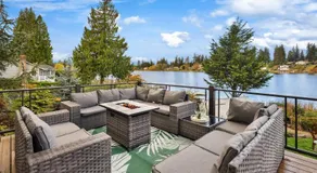 Serene Waterfront Escape w Amazing View & Hot Tub - Image 5