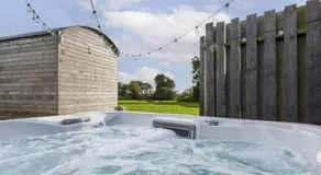 Nori's Nest, Croft Hooper - Hot Tub - Free WiFi & Parking - Fire Pit - Image 2