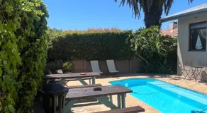 Dolphin Circle Bed and Breakfast - Image 3