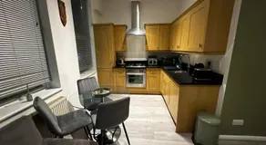 Modern One Bedroom Apartment on Finchley Road Sleeps Four Near the Tube - Image 4