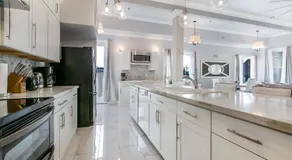 Stunning Penthouse in the Heart of the City - Image 5