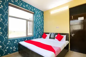 OYO 71348 R C Guest House - Image 5