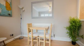 Hullidays - Hymers Apartment - Image 5
