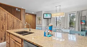 Blue Surf Beach Getaway - Image 5