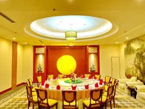 Fuhong International Hotel - Image 5