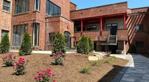 2 bdrm Modern & Hip Apt with Private Patio - Image 4