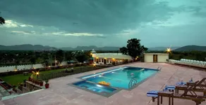 Hill Garden Retreat - Image 2