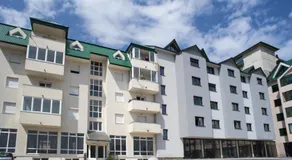 Lux Deluxe Apartment - Image 3