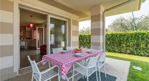 2 Bedroom Nice Apartment In Puegnago Sul Garda - Image 3