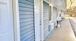 Best Budget Inn - Image 2