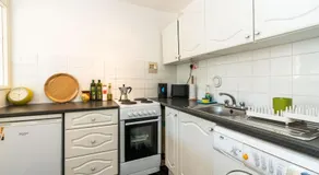 Bright & Cosy Studio Close to Central London - Image 3