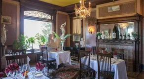 Henderson Castle Inn - Image 2