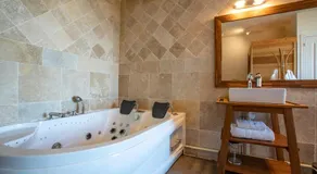 Le Castel Pierre - 7ch&7sdb avec clim, piscine XL, ping-pong, salle fitness et sauna pour 15 personnes - Image 3