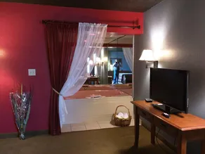 MADELIA HOTEL - Image 2