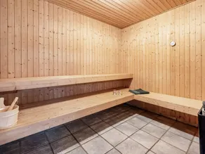 Holiday home for 22 guests - Image 5