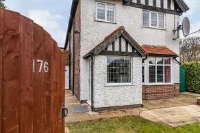 Beautifully presented 3 bed home In Nottingham - Image 5