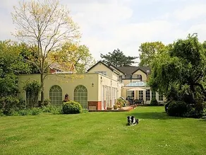 Dunmow Guesthouse - Image 5