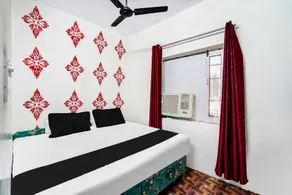 OYO 826653 Red Panther Hotel - Image 2