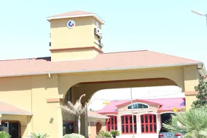 Budget Inn - Image 5
