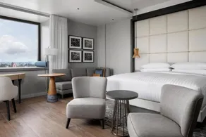 Marriot Airport Hotel - Image 2