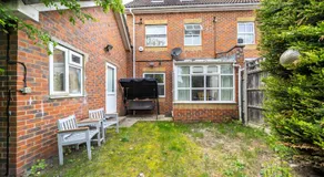 5 Min to Heathrow & Uxbridge Station with Parking - Image 4
