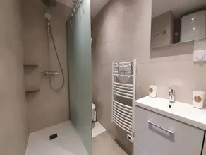 Rooms for 4 People - Image 2